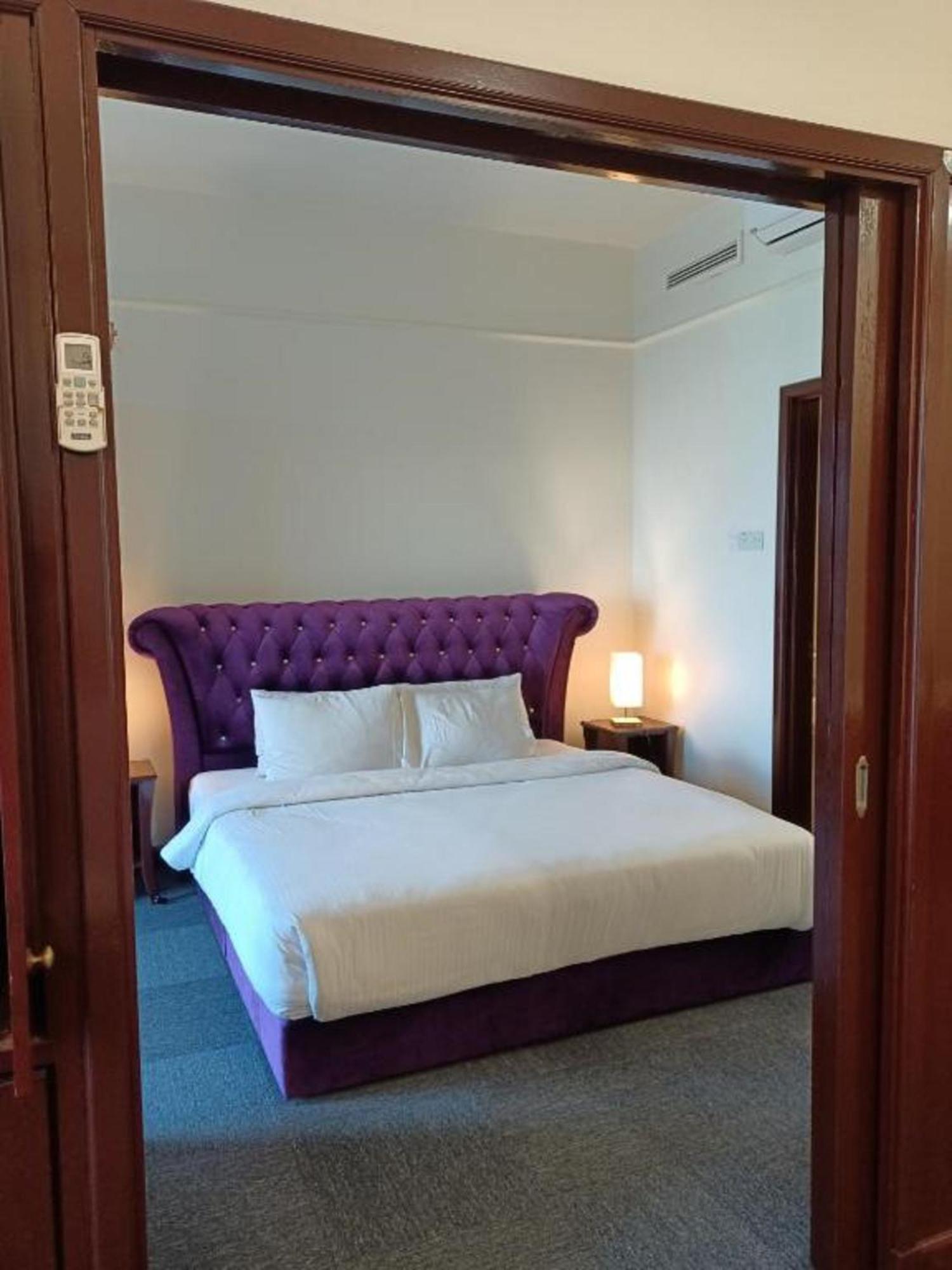Service Times Square Kl Apartment *