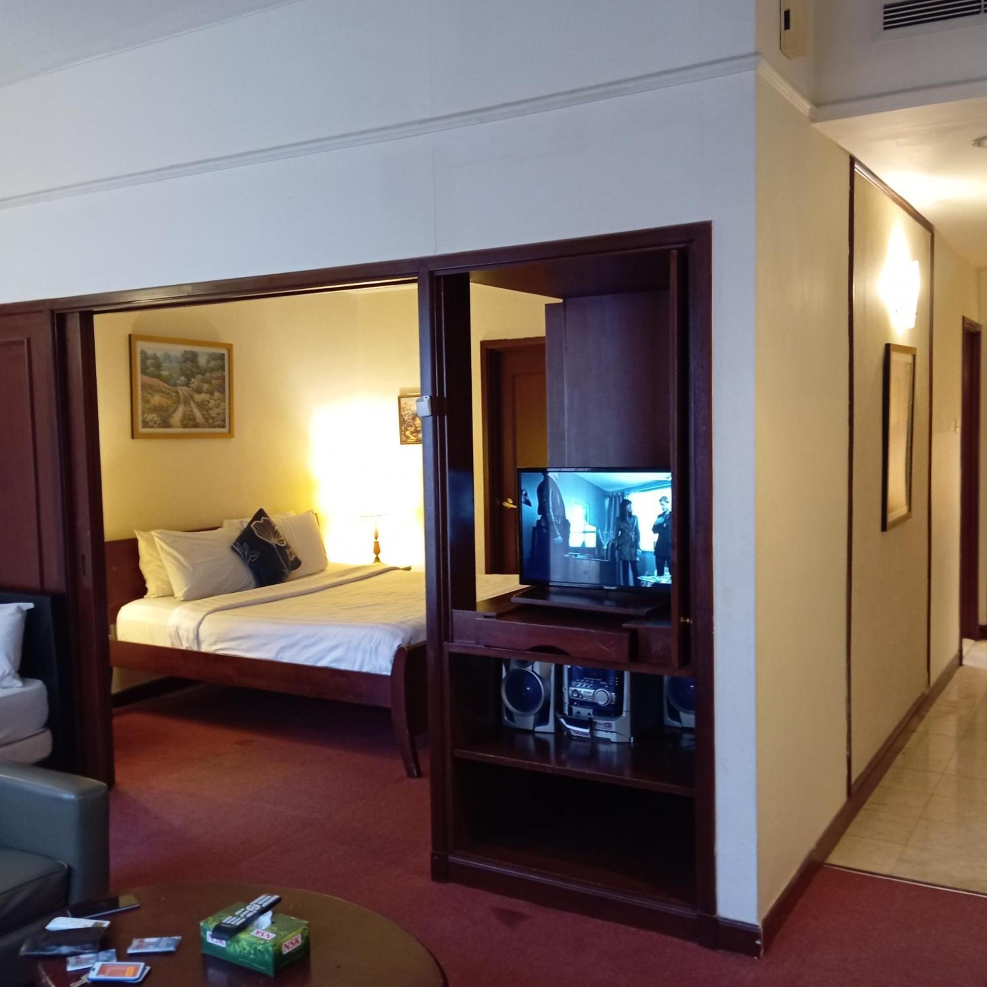 Service Times Square Kl Apartment *